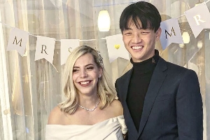 国足太太团+1！杨明洋与妻子是跨国恋育有两个孩子生活美满