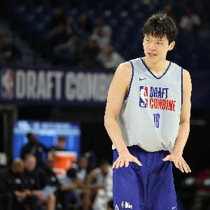 队媒：篮网GM马克思昨日去了洛杉矶看了杨瀚森Pro Day的试训